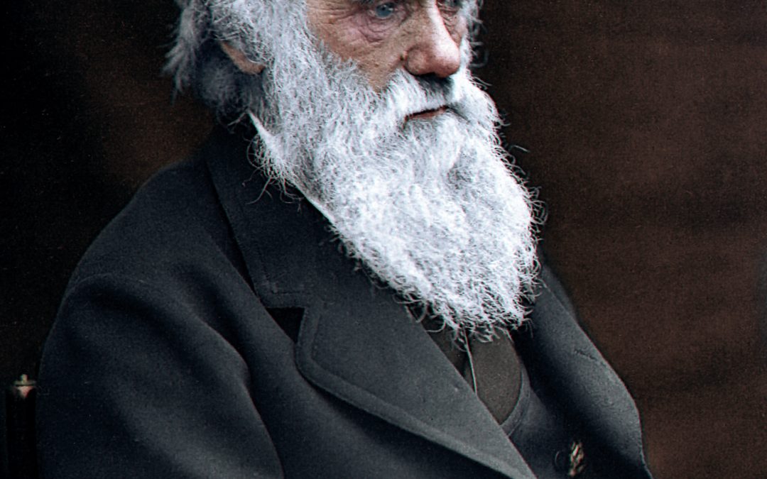 من هو “تشارلز داروين” ونظرية الخرافة ؟