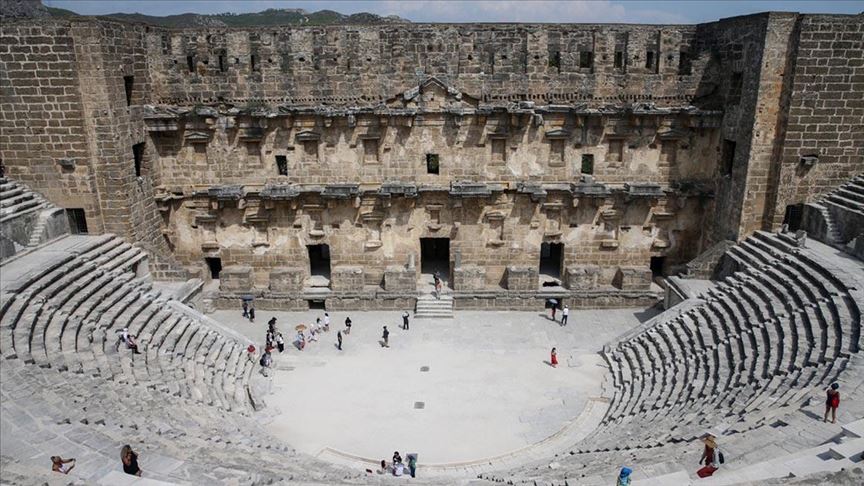 المسرح الروماني في اسبندوس