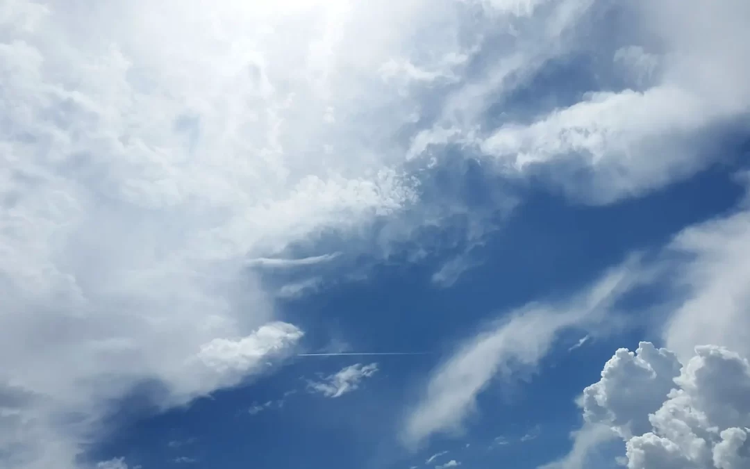 تفسير رؤية الغيوم في المنام ودلالات الرؤية